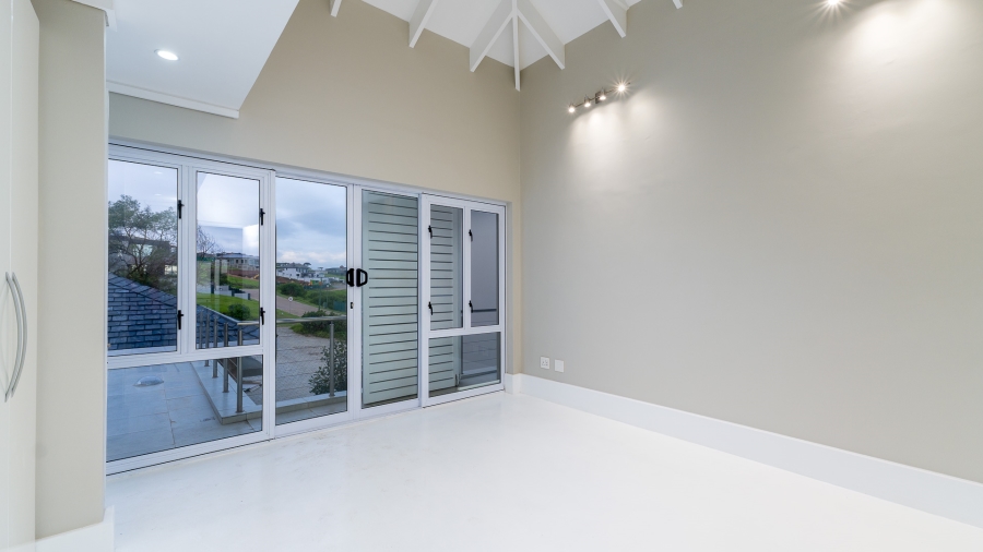 5 Bedroom Property for Sale in Le Grand Golf Estate Western Cape